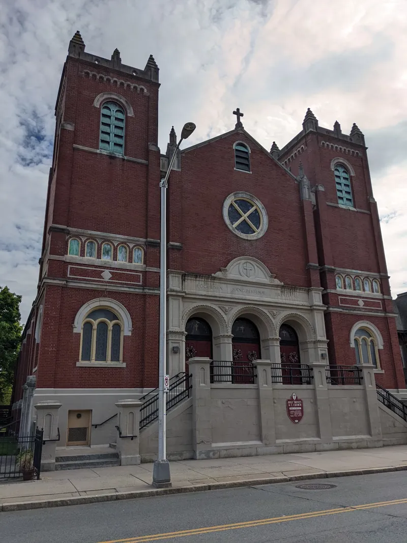 Holy Trinity (Hartford, Connecticut)